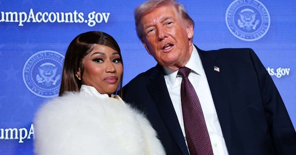 Donald Trump’s Gift to Nicki Minaj Has Internet Talking