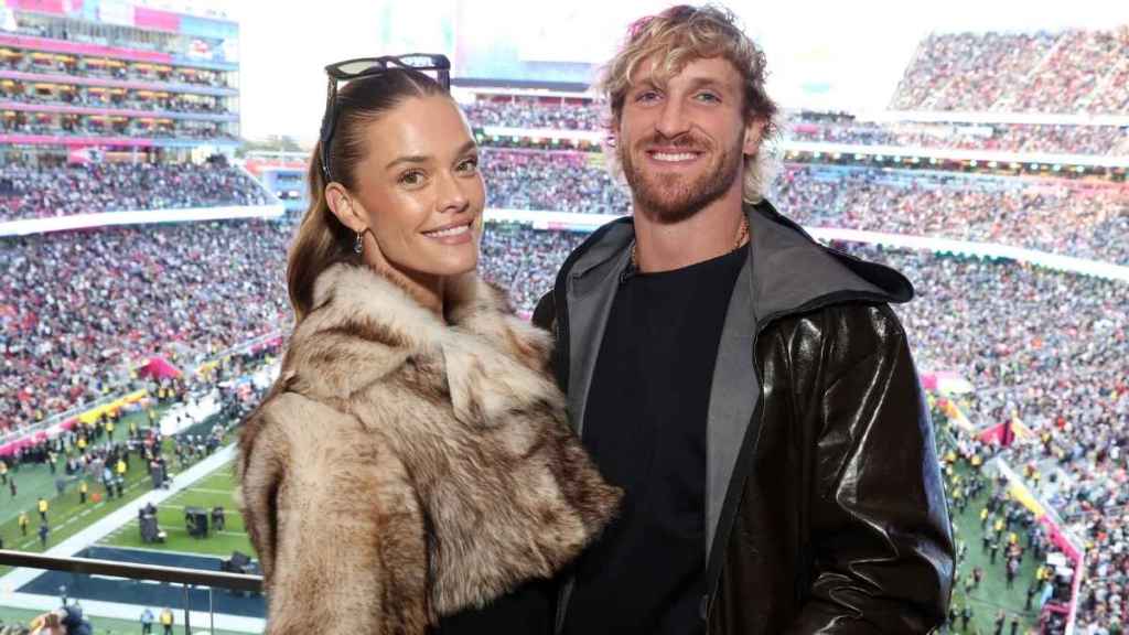 Logan Paul ‘Humbled’ by Wife’s Brutal Shoulder Workout