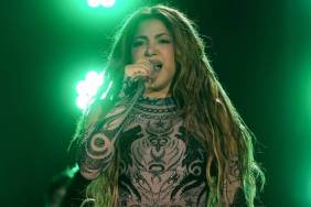 Shakira Brings a Sheer Moment to San Salvador