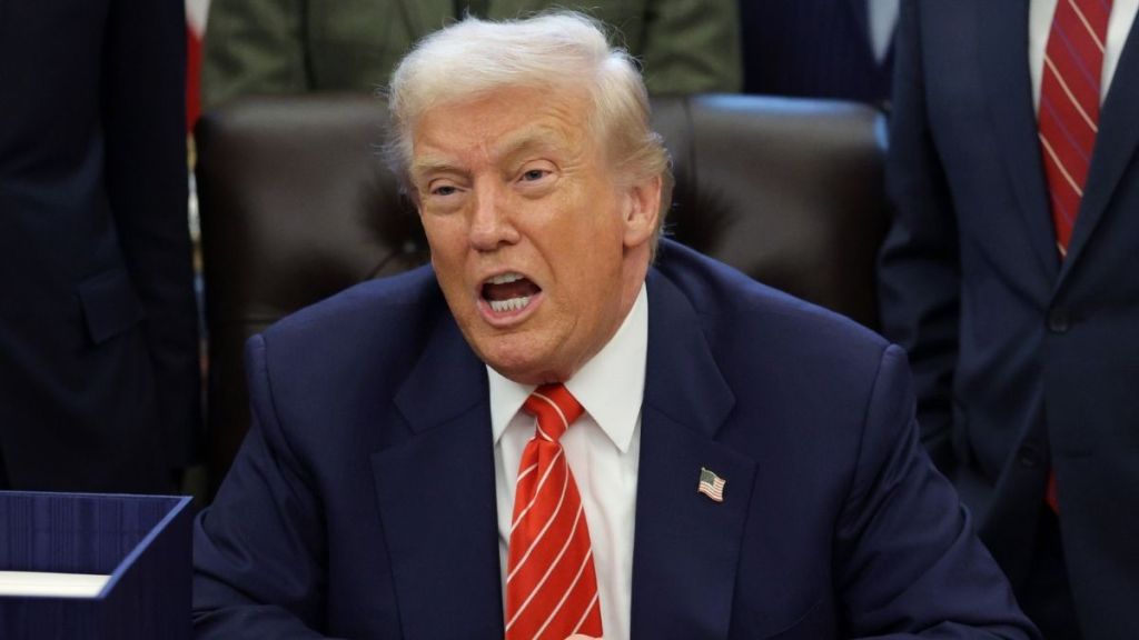 Donald Trump Boasts About Economy, Claims He 'Fixed' One Major Crisis