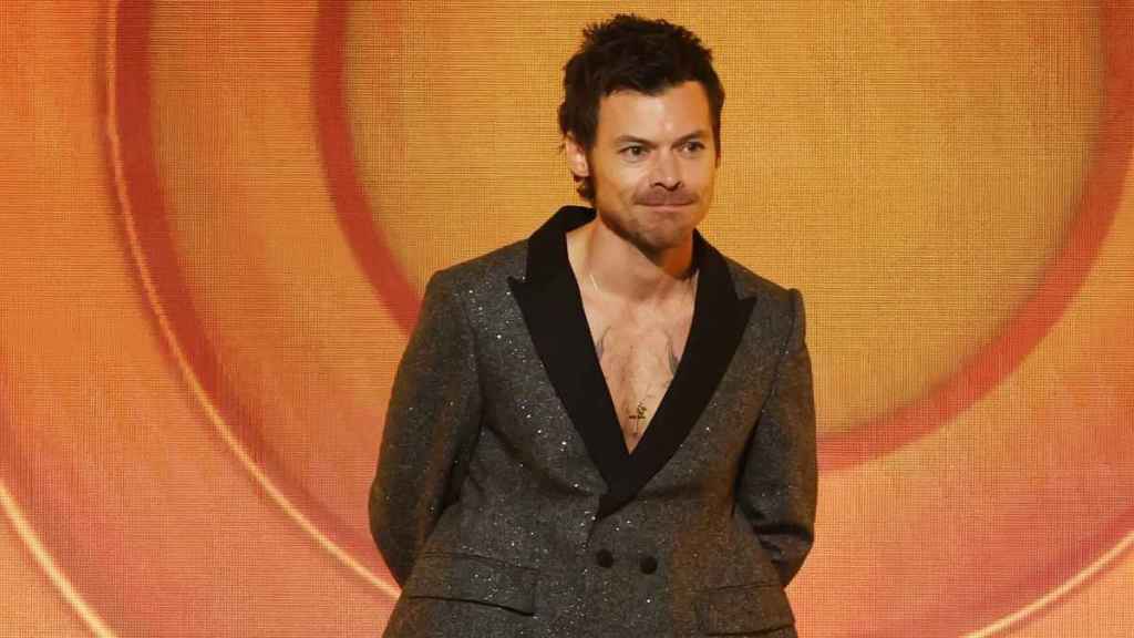 Harry Styles Admits To Laughing at His Grandmother’s Funeral