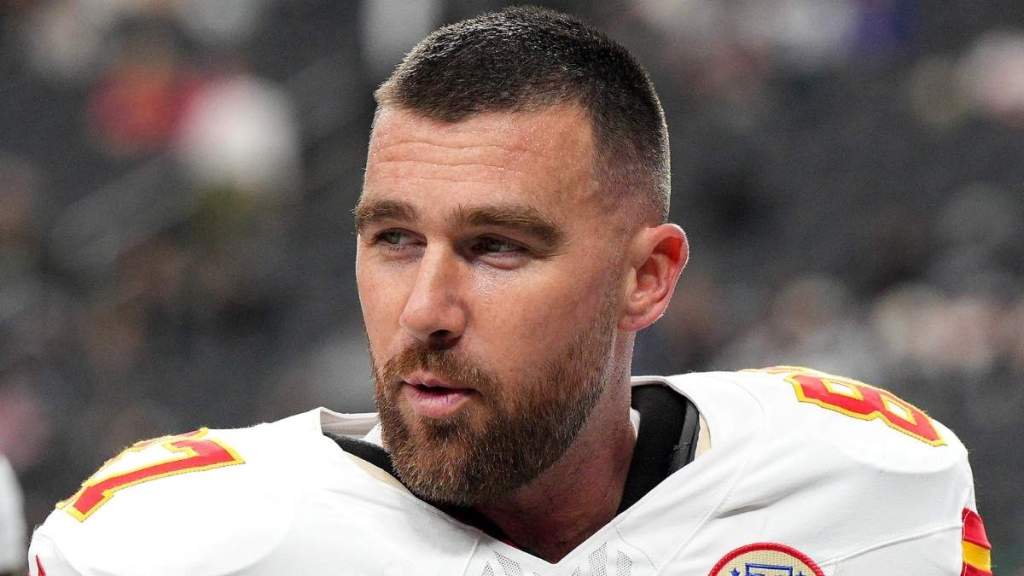 Taylor Swift’s Fiancé Blames Her for Weight Gain & a Broken Chair