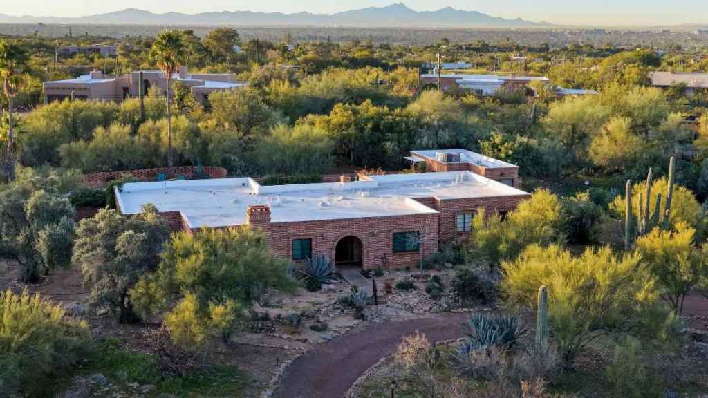 Nancy Guthrie’s Neighbor May Have Seen Kidnapping Suspect Near Her Home