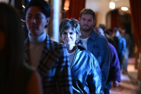 Lisa Rinna walking to the roundtable on Season 4 of The Traitors