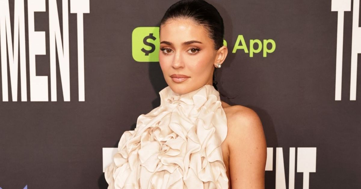 Kylie Jenner Stuns in Hailey Bieber’s Iconic Backless Versace Jacket