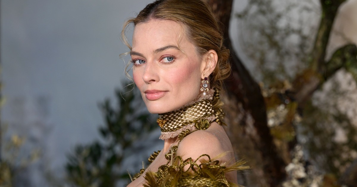 Margot Robbie’s Dilara Findikoglu Miniskirt Is the&hellip;