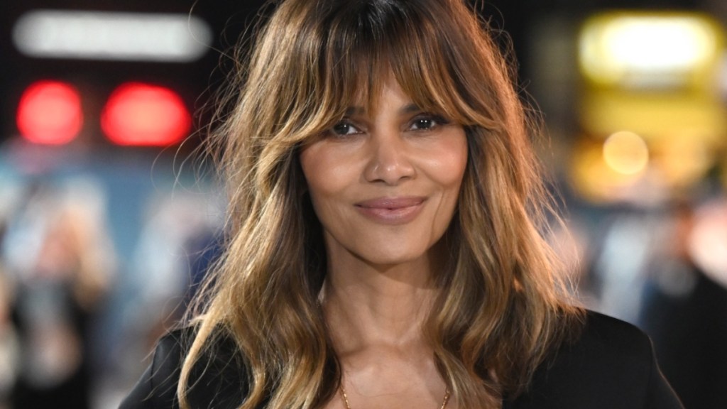 Halle Berry Miley Cyrus skirt suit holes