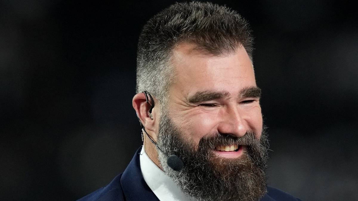 Jason Kelce Eating the $180 LX Burger Has Left Fans Stunned - Reality Tea