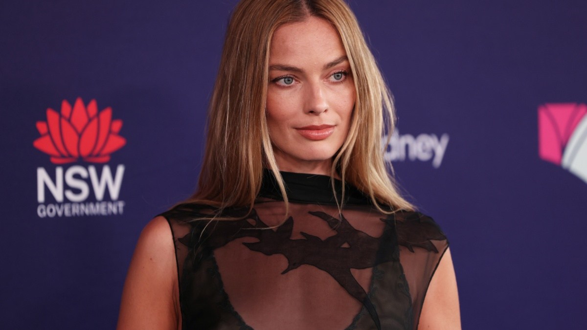 margot-robbie-unveils-a-jaw-dropping-sheer-look-at-tropfest-2026
