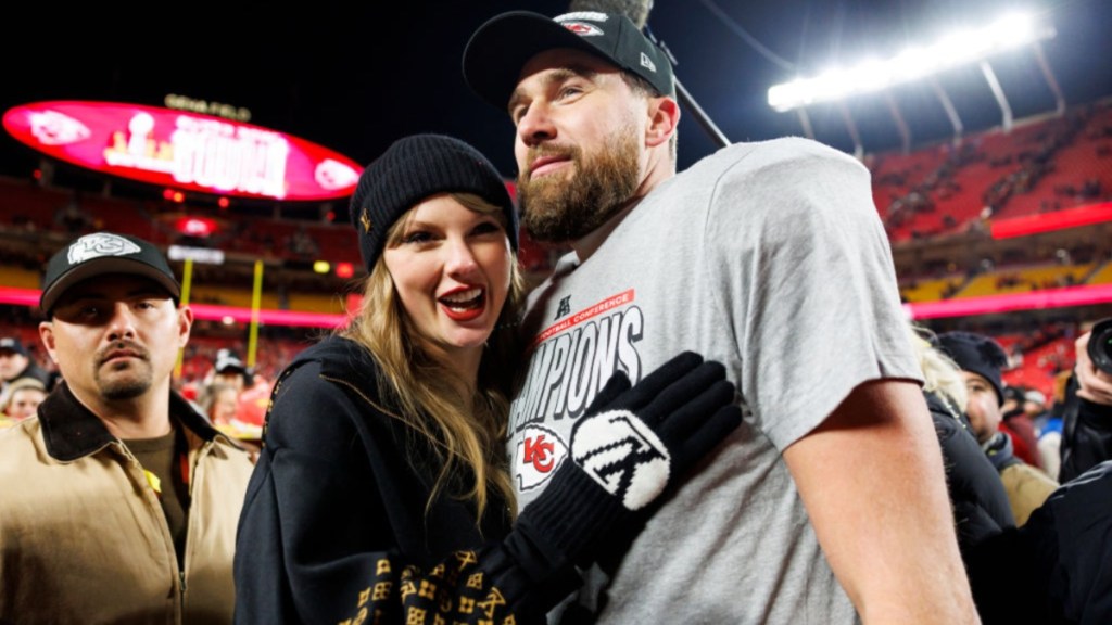 Taylor Swift Falls Back on Her Trusty Louboutins for Travis Kelce Date
