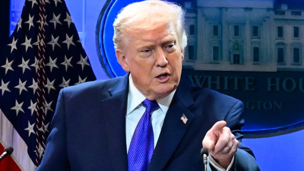 Donald Trump Slams Robert de Niro After His Emotional Plea