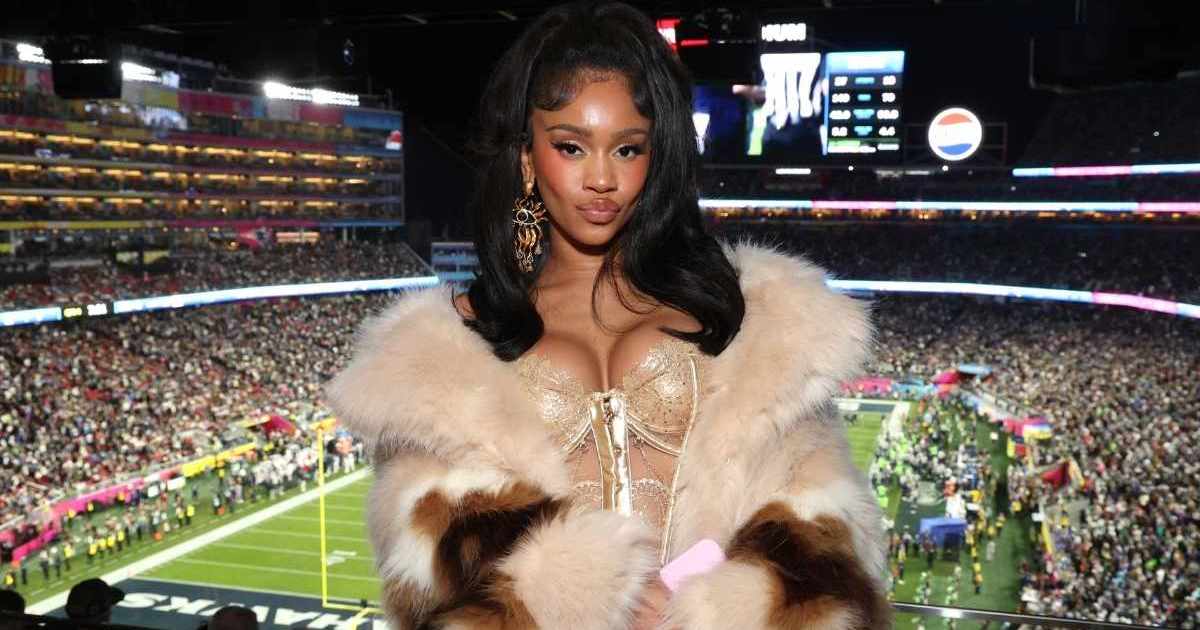 Saweetie Dazzles in a Striking Blazer & Pants