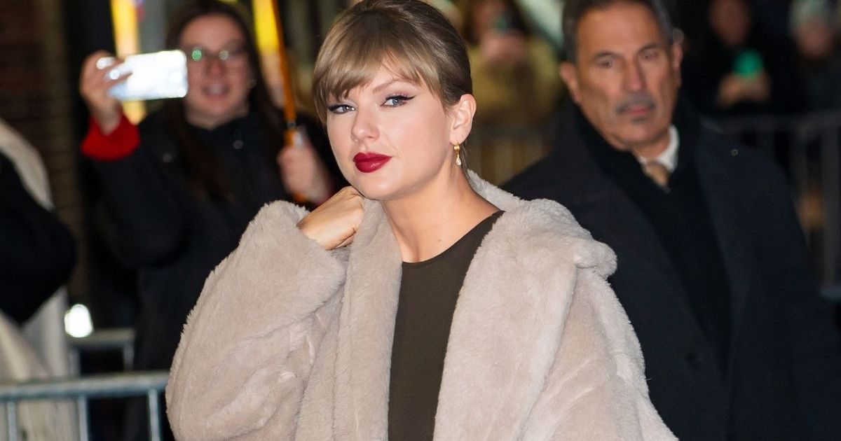 Taylor Swift Goes for Pastels in $1K The Row Sweater