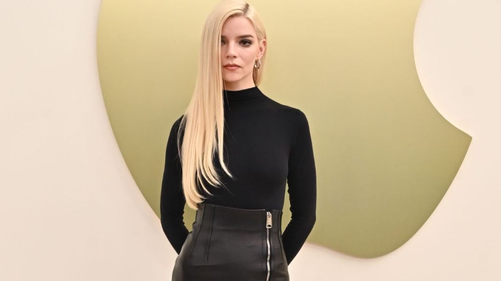 Anya Taylor-Joy’s Khaite Leather Skirt’s High Slit Is Secured by a Zipper