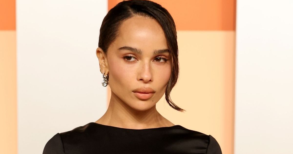Zoe Kravitz & Harry Styles Likely Got Engaged Over New Year — Source