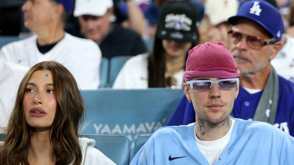 Hailey Bieber 'Dismissed' by Justin Bieber at Super Bowl — Expert