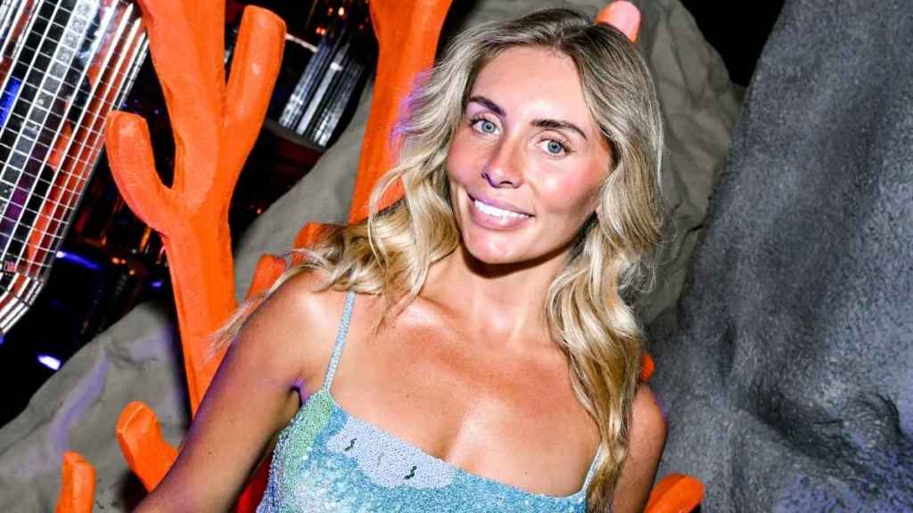 OnlyFans creator Bonnie Blue claims she participated in a record-setting event involving hundreds of men, sparking online debate.