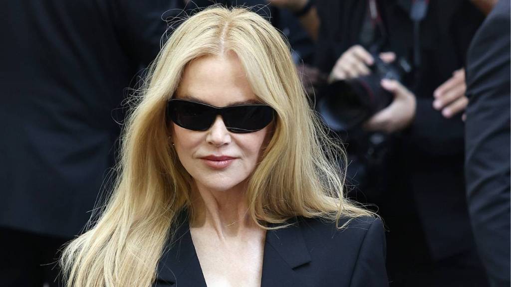 Nicole Kidman Keeps Airport Run Stylish in Chanel Blazer & Jeans