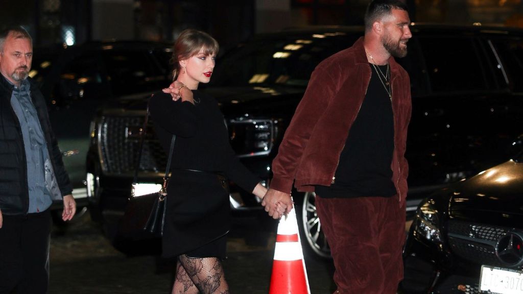 Travis Kelce’s Solo Super Bowl Run Amid Taylor Swift’s Blake Lively Text Drama