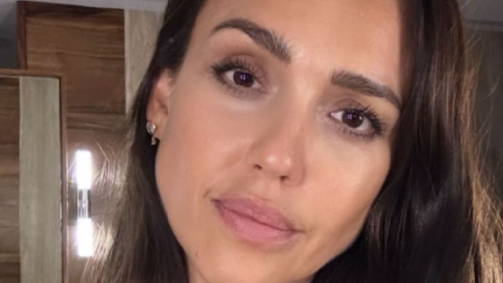 Jessica Alba’s Sheer Swimsuit Photo for Maxim Resurfaces Amid PDA Buzz