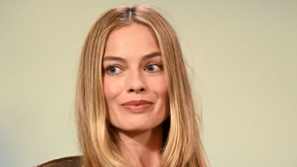 Margot Robbie Wows in Strapless Dilara Findikoglu Micro Minidress