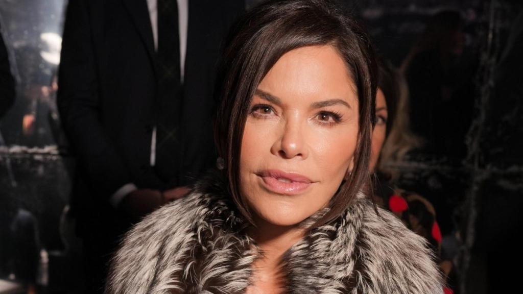 Lauren Sanchez Bezos Keeps It Simple & Classic in Mugler Minidress