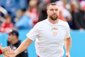 Young Travis Kelce's Hockey Photo Is Going Viral