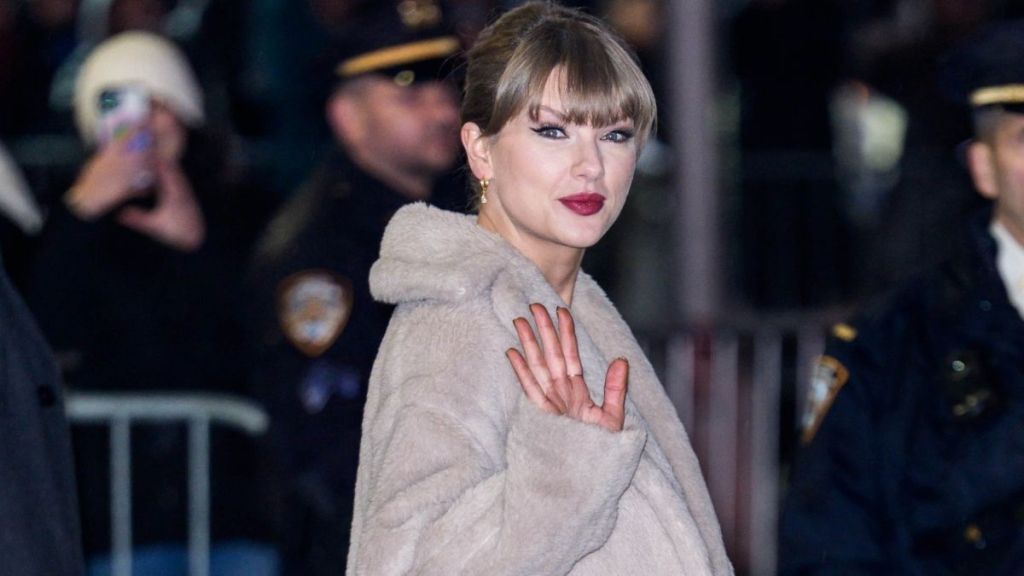 Taylor Swift Sports Her Signature Red Lip at Grammys After-Party