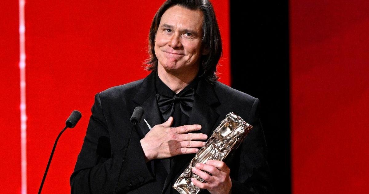 Jim Carrey Apologizes for French Skills During Cesar Award Speech