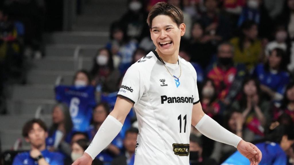 Japanese Volleyball Player's Dramatic Apology Goes Viral