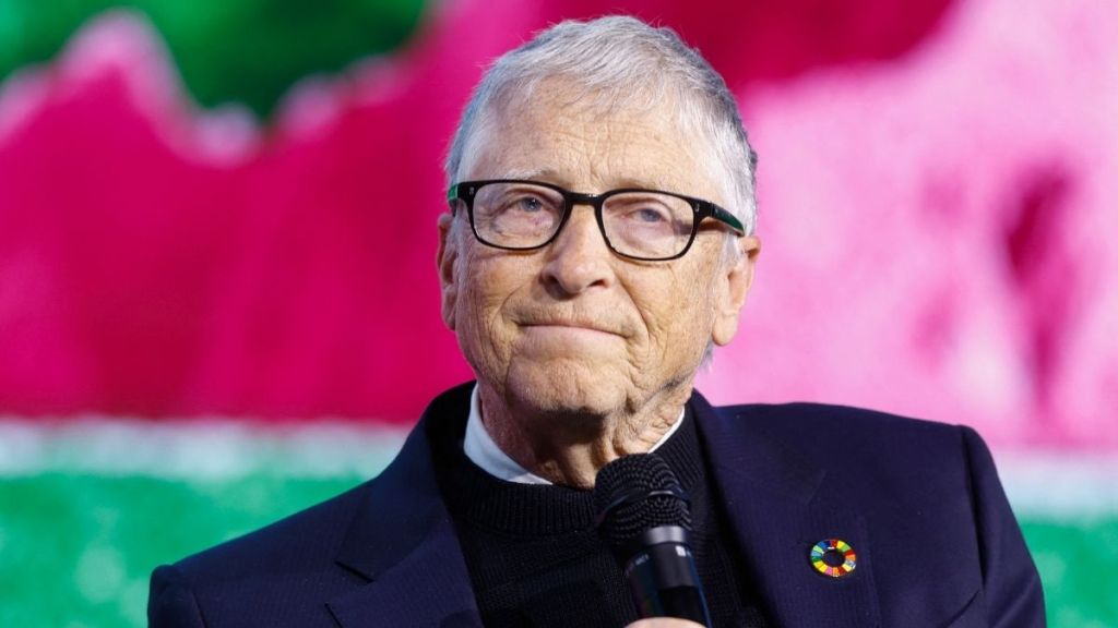 Bill Gates Reportedly Apologized in Town Hall for Affair & Epstein Relationship