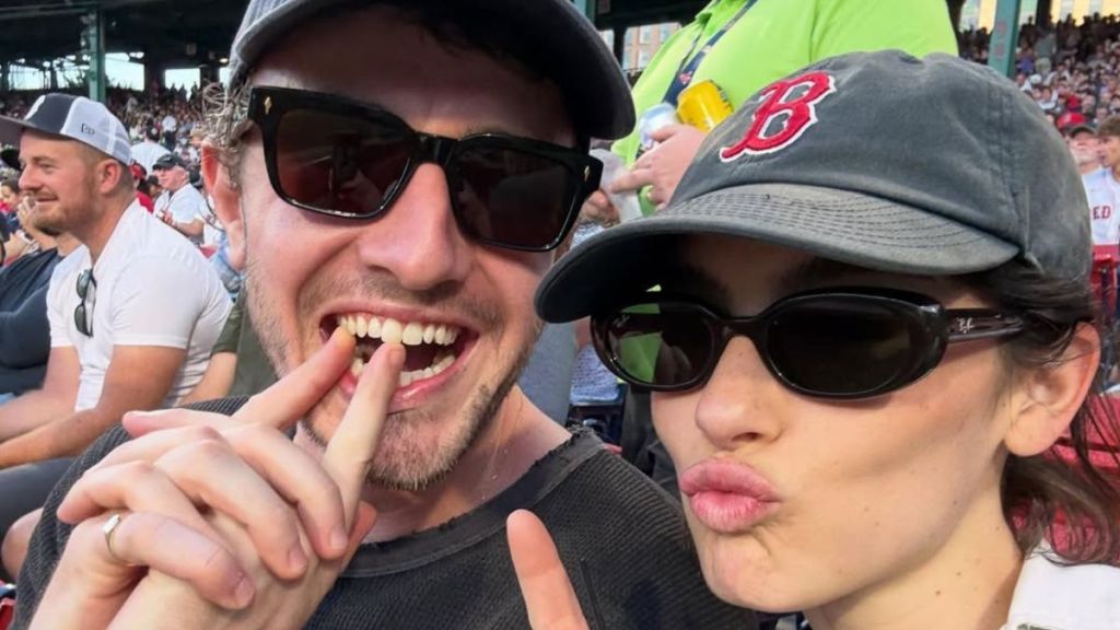 Gracie Abrams & Boyfriend ‘Deeply in Love’ Amid PDA Photos — Source