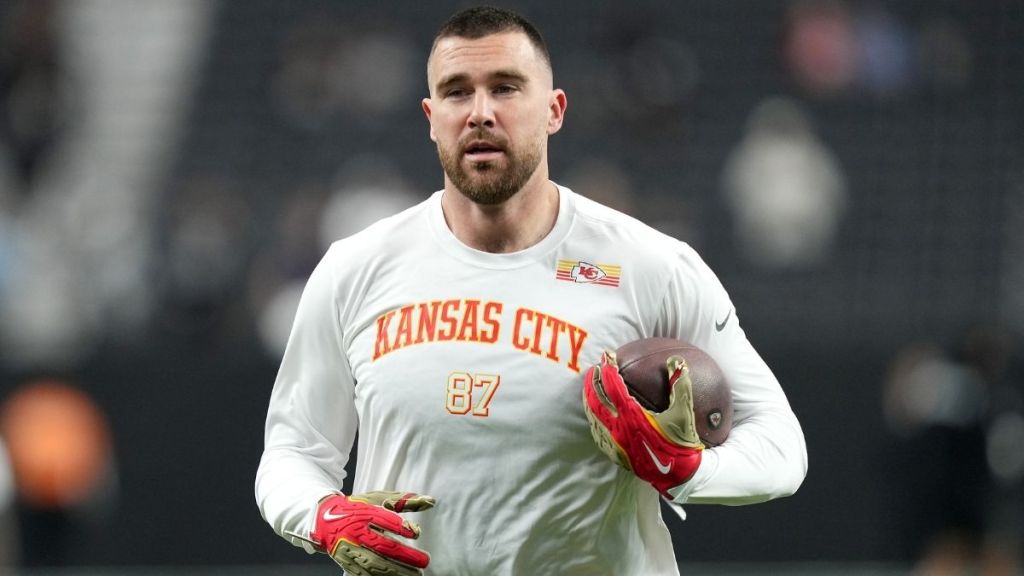 Travis Kelce's Ex Dances on Stage on Alleged Taylor Swift Diss