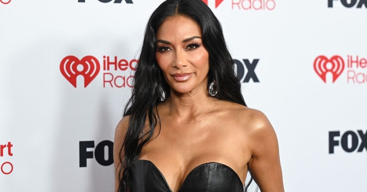 Nicole Scherzinger Keeps All Eyes on Her in a Strapless Leather Dress at the Awards