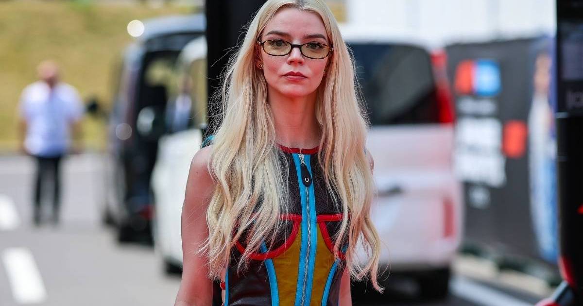 Anya Taylor-Joy's Vintage Jean Paul Gaultier Corset Is Trackside Style at Besta