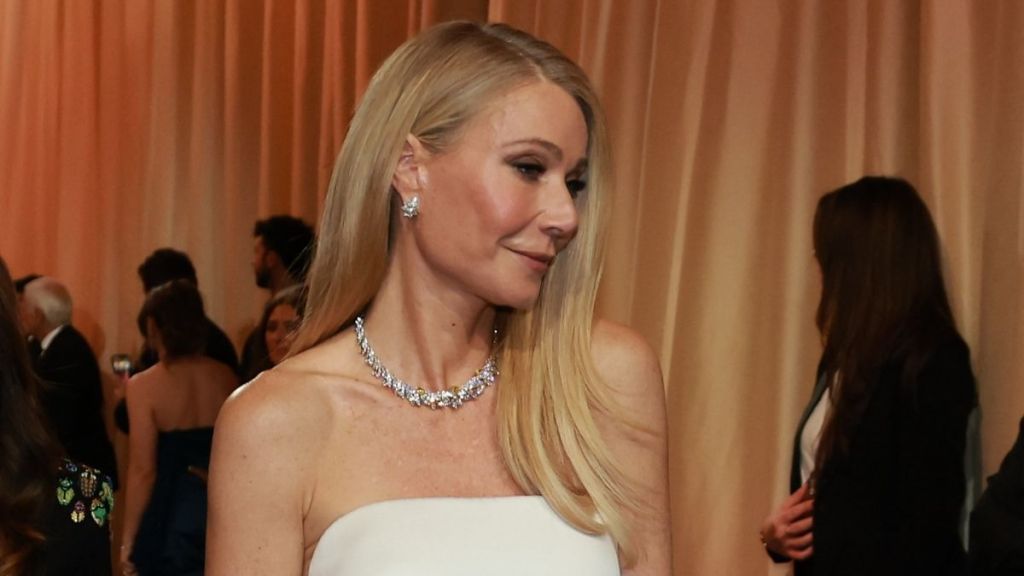 Gwyneth Paltrow’s Oscars 2026 Video Seems To Show a Wardrobe Malfunction