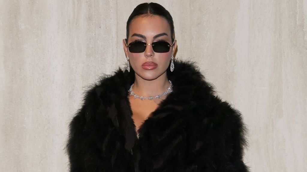 Georgina Rodriguez’s Fully See-Through Tights Give MFW a Bold Twist