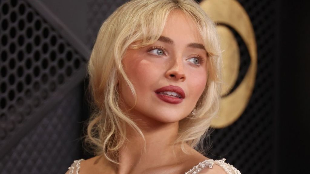 Sabrina Carpenter Keeps the Spotlight on a Mini Dress as Her Shows Roll On