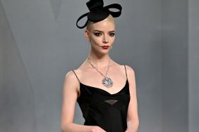 Anya Taylor-Joy’s Fine-Strap Mini Quietly Steals Attention at Oscar Party