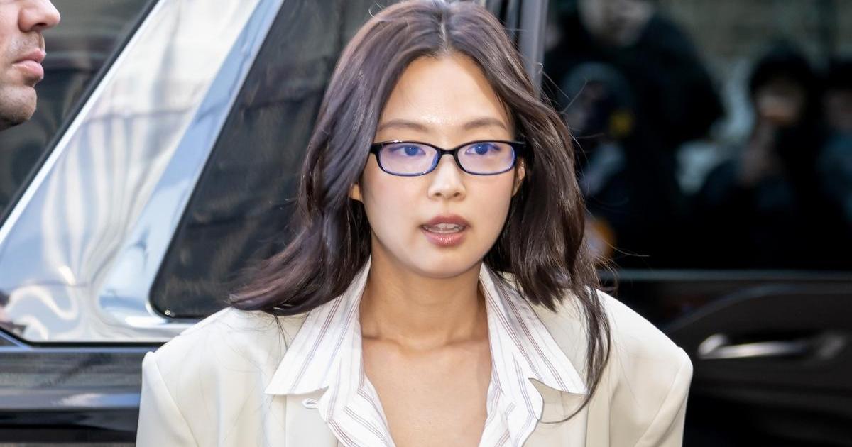 BLACKPINK's Jennie Wears Bikini Bottoms Paired With Top for Frankies Bikinis