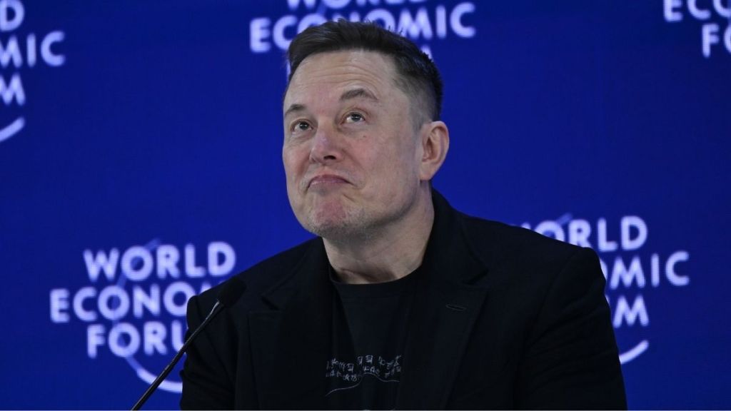 Elon Musk Is Open To Seeing a Real Life ‘Jurassic Park’