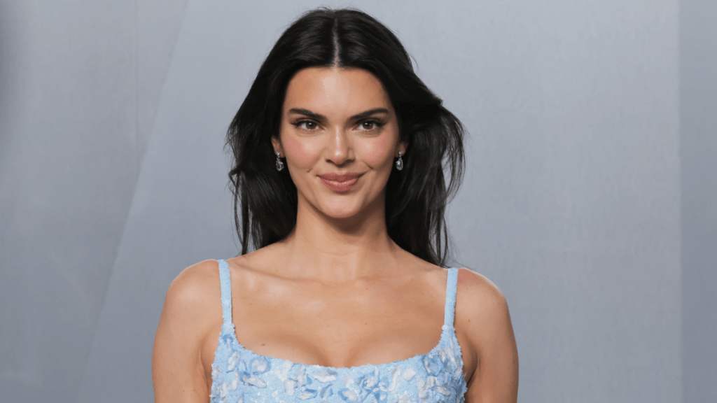 Kendall Jenner's Chanel Gown Boldly Rests on Two Straps for Oscars Party