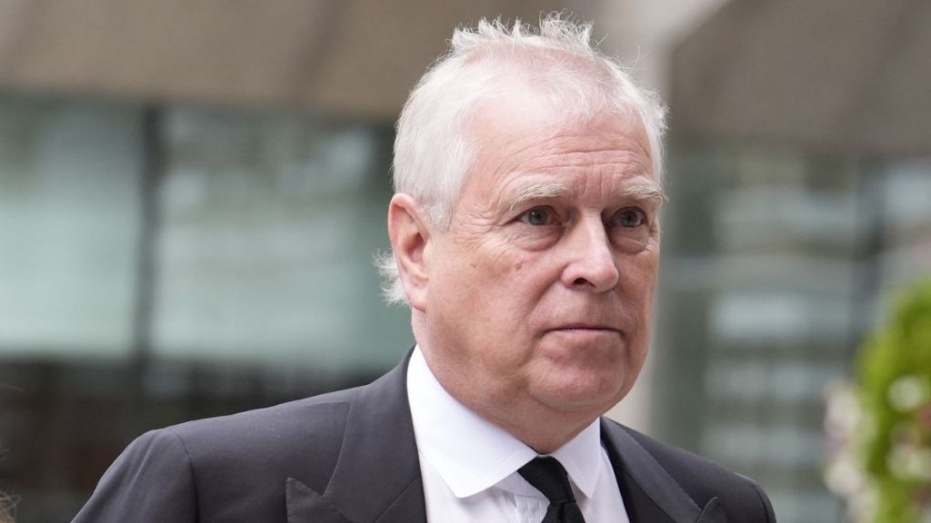 Ex-Prince Andrew's Siblings Likely in 'Difficult Situation' — Expert