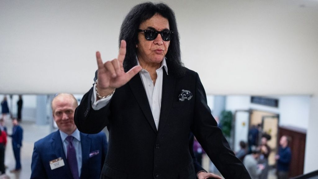 Adam Sandler Got an NSFW ‘Tongue’ Experience From This Kiss Star