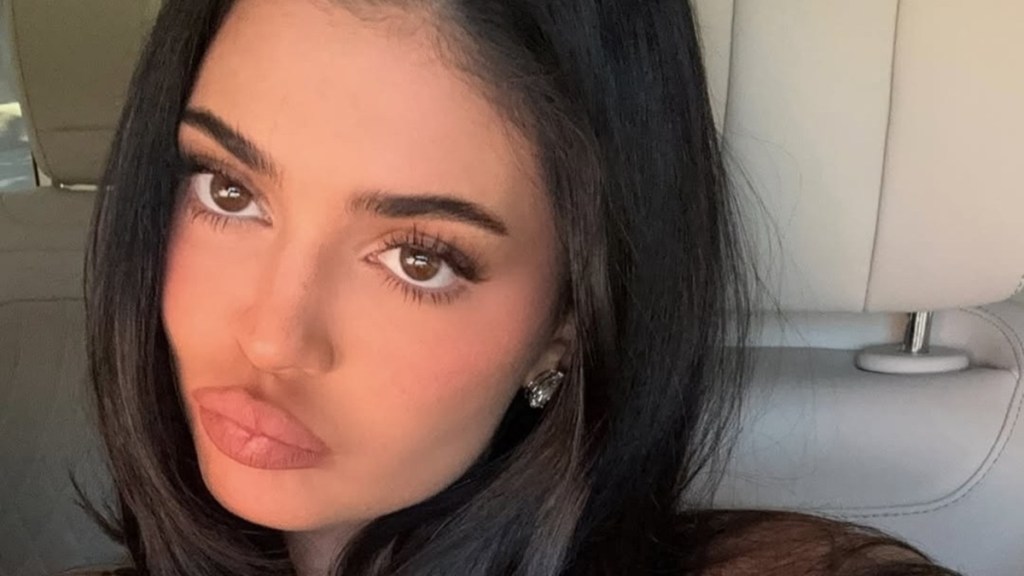 Kylie Jenner Breaks the Internet With Bikini Selfie Amid Cosmetics Launch