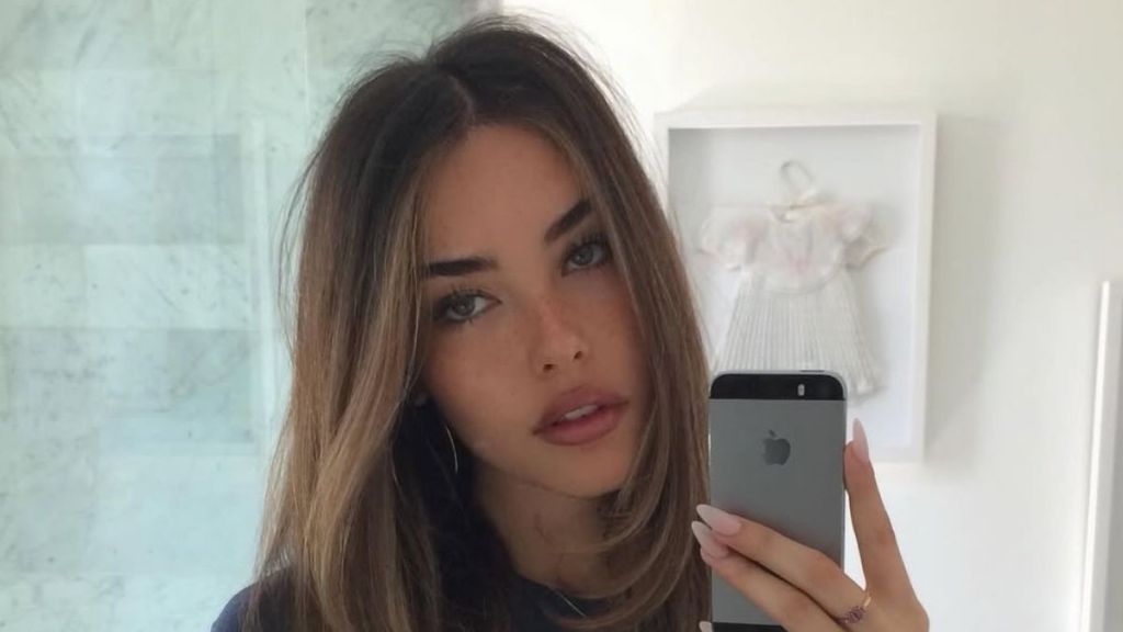 Madison Beer’s Bikini Look Pops With Polka Dots Ahead of Tour