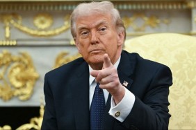 Donald Trump Brings in Pastors to Pray in Oval Office