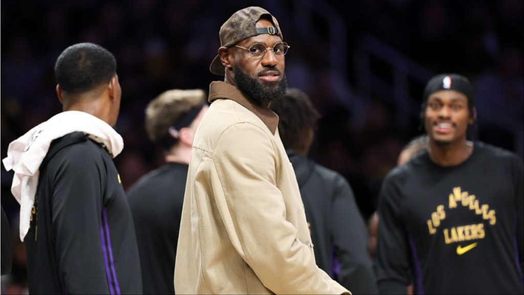 LeBron James’ Son Bronny Seemingly Roasts Him During Lakers-Bulls Game