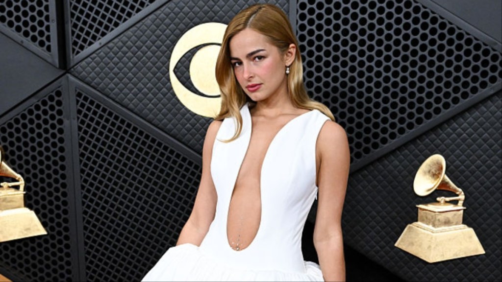 Addison Rae in Fully Sheer Tights Gives Britney Spears at Lollapalooza