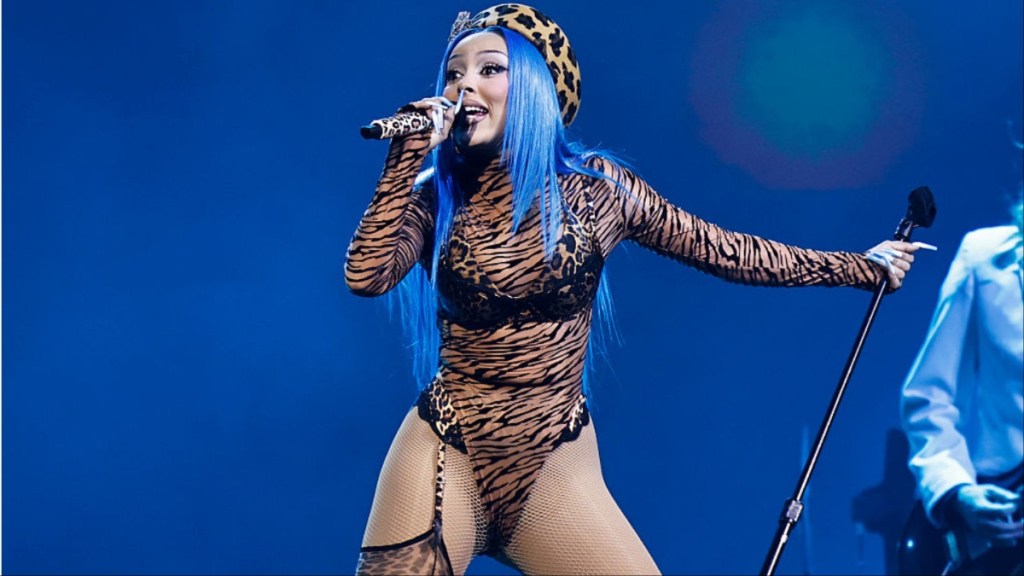 Doja Cat's Bikini Look Is Far from Usual in TikTok After Vogue
